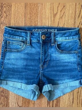 VGC Next Level Stretch Cuffed Jean Shorts. Size 4.